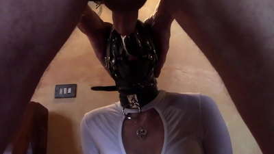 لورا ان هيلس، ماڊل سليڪشن، ويڊيو 2021، گھڻن حلقن سان گہرا گلا