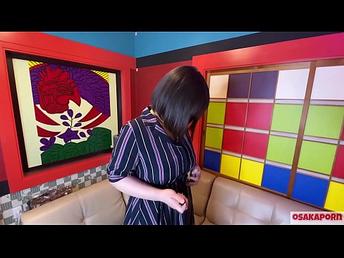 ❤️ جاپاني پياري وڏي سيني سان گڏ جنسي رانديڪن سان مشت زني ڪري ٿي ۽ هڪ orgasm آهي. هوءَ هڪ انٽرويو ۾ پنهنجي ڀوائتي تجربي بابت ڳالهائي ٿي. وڏيون چوڙيون ۽ وارن واري بلت زور سان روئي رهي آهي. اوساڪاپورن ❌